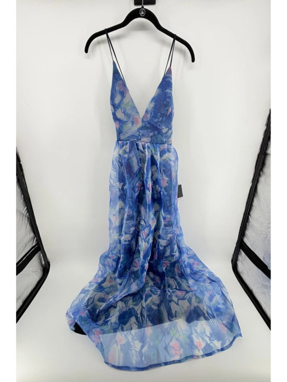 Lulus Blue Floral Chiffon Maxi Dress Size M Plunge V Neck NWT